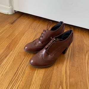 Tommy Hillfiger leather pumps